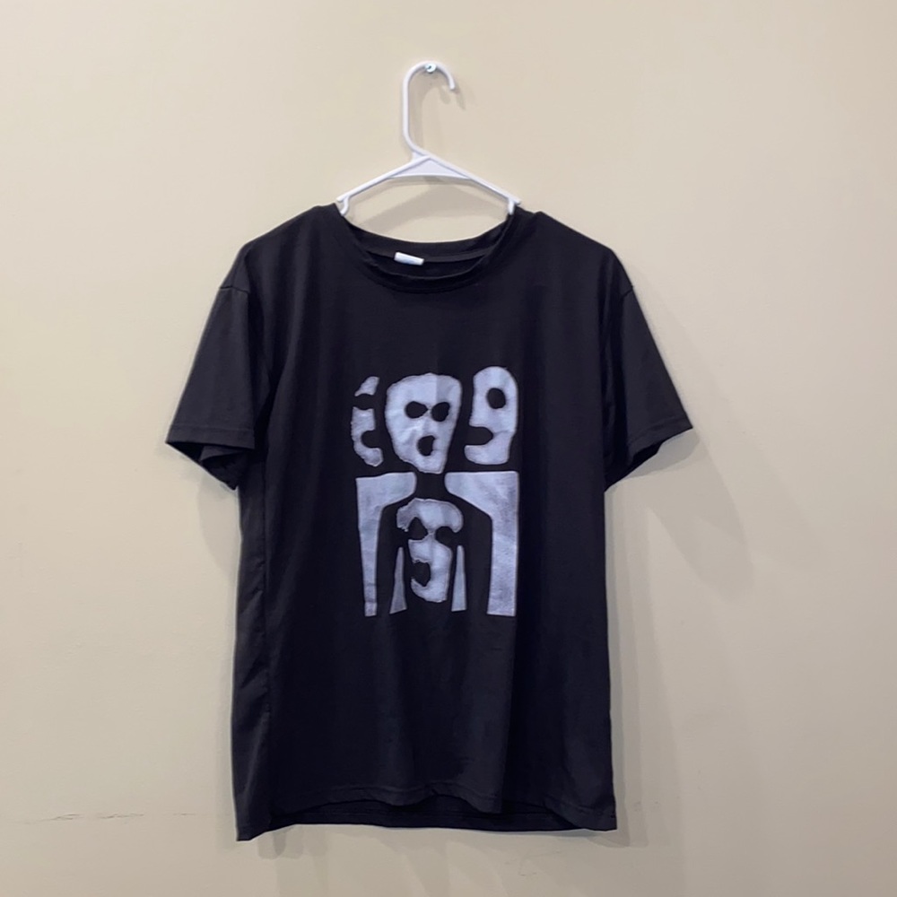 cute black graphic t-shirt🖤🕷️ Size S